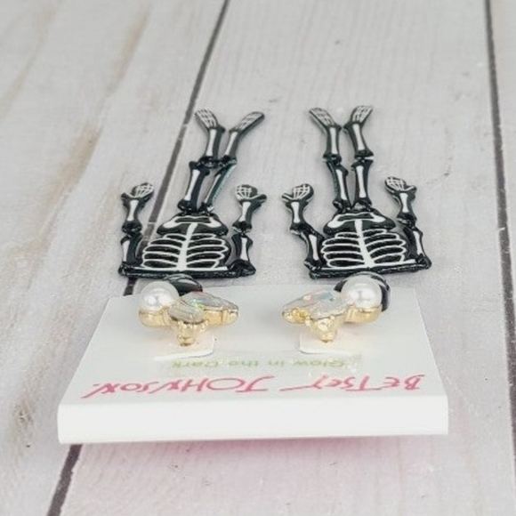 Betsey Johnson Skeleton Earrings Glow In The Dark - Picture 6 of 9